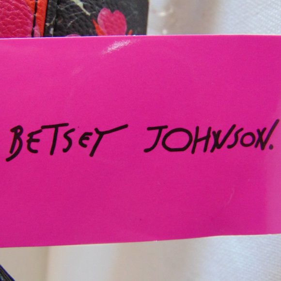 Betsey Johnson Black/Pink Floral Wristlet NWT - Picture 5 of 5